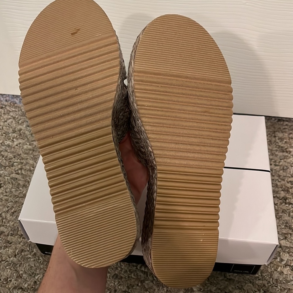 Sandals - Picture 3 of 3